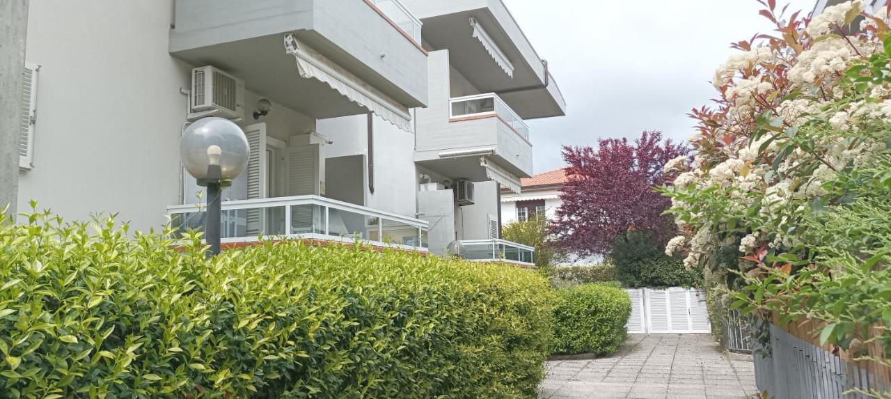 Apartmán La Casina Di Ale Marina Di Carrara Exteriér fotografie
